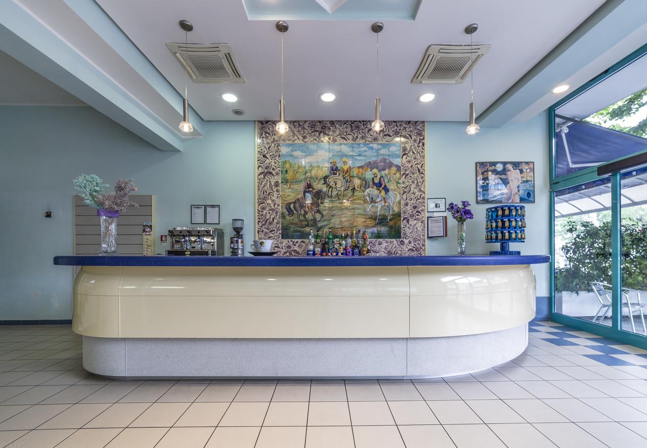 Hotel Sultano Rimini Buitenkant foto