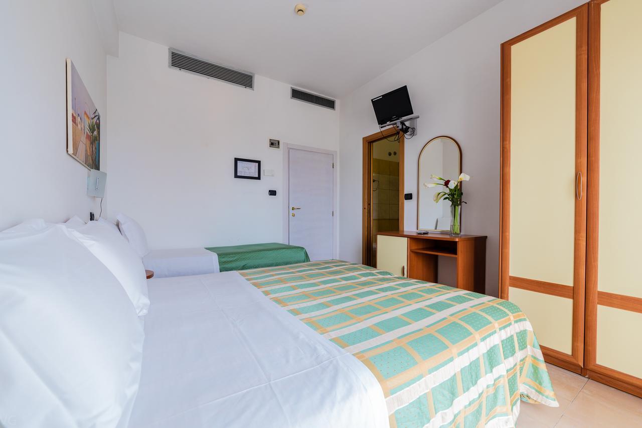Hotel Sultano Rimini Buitenkant foto