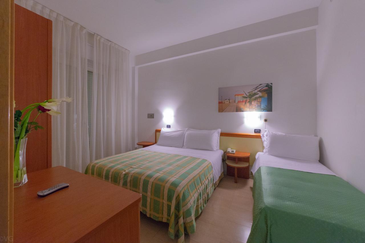 Hotel Sultano Rimini Buitenkant foto