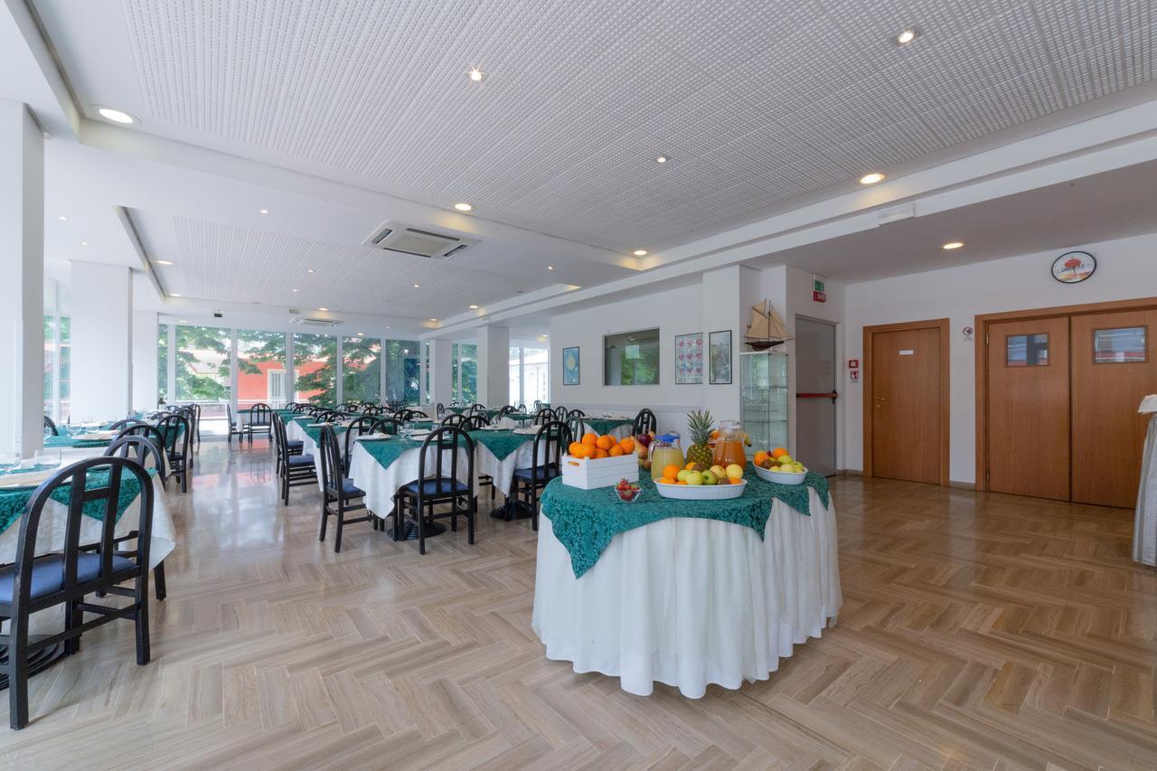 Hotel Sultano Rimini Buitenkant foto