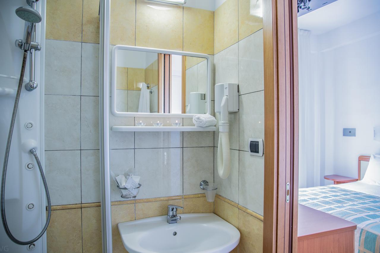 Hotel Sultano Rimini Buitenkant foto